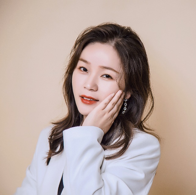  柯苗 設(shè)計師